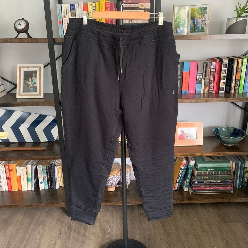 REI • free country sherpa-lined joggers